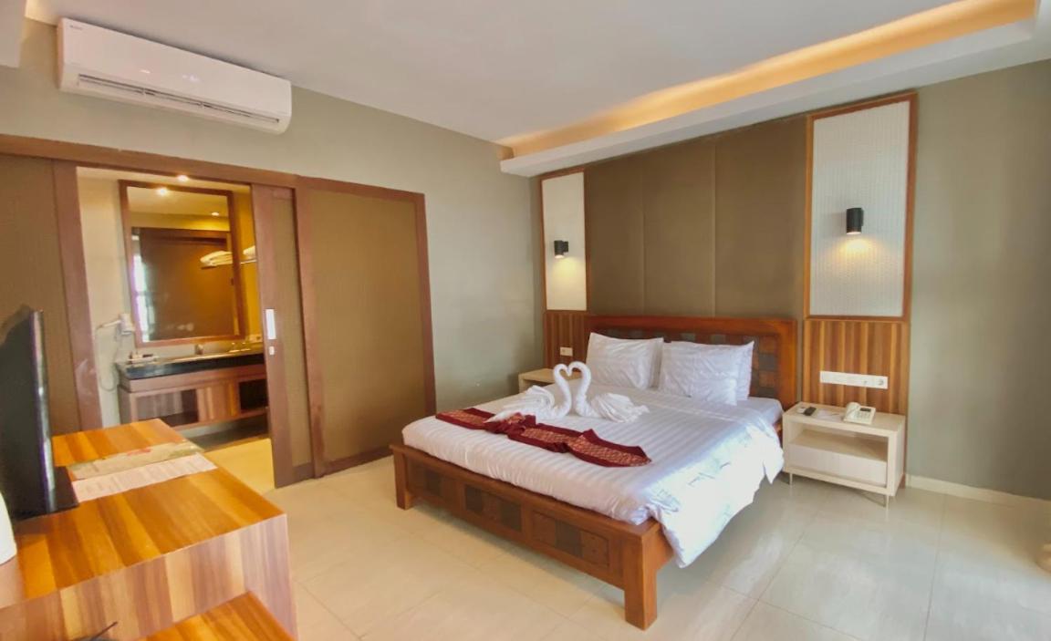 Queen Of The South Beach Resort Kretek Exterior photo