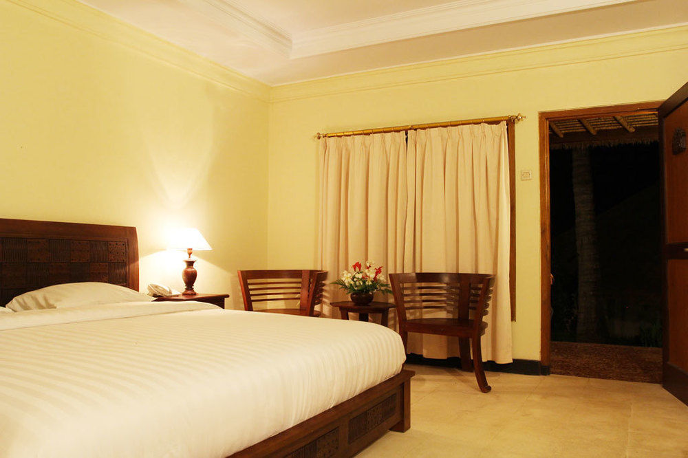 Queen Of The South Beach Resort Kretek Exterior photo